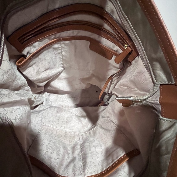 Michael Kors Tan and Brown Tote Bag with Classic Design - Picture 5 of 10